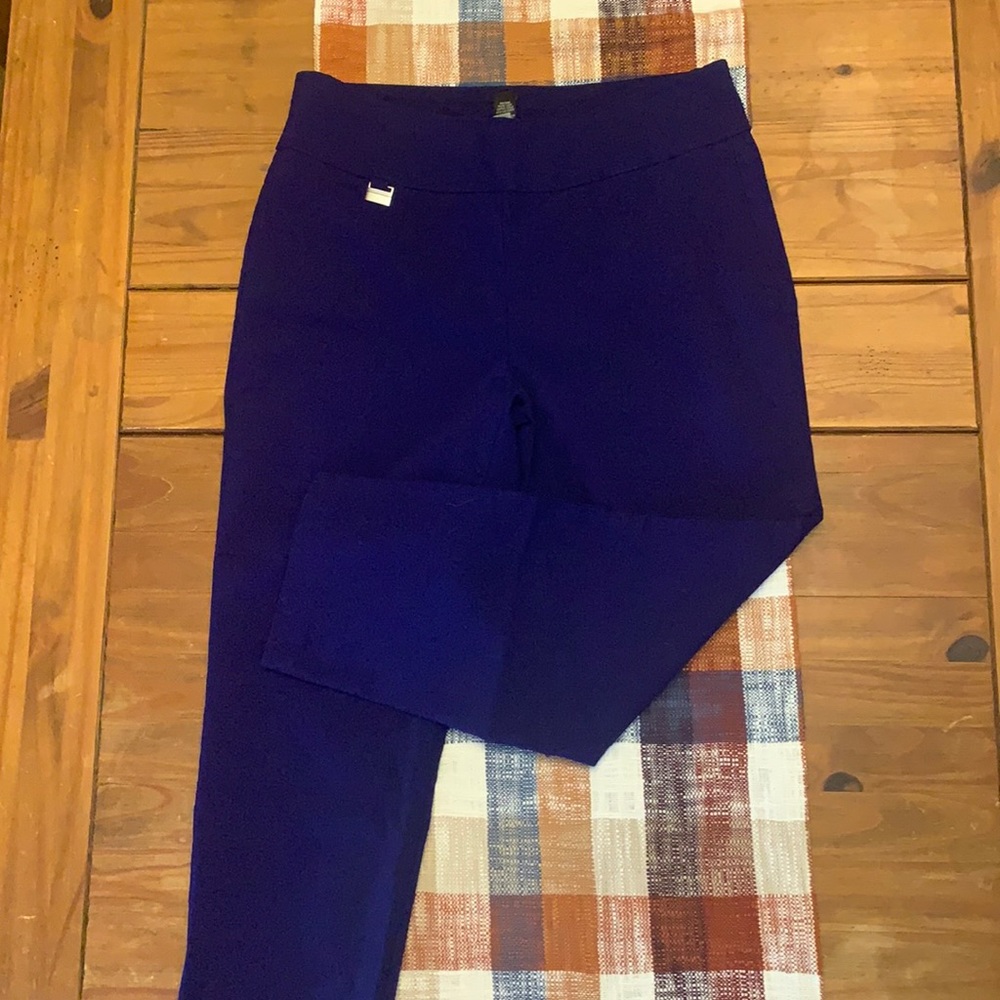 Women’s Alfani Capri’s - purple - size 8